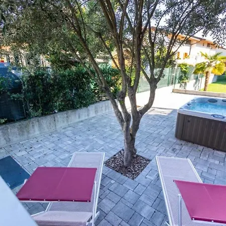 Modern With Jacuzzi Close To The * Lignano Sabbiadoro